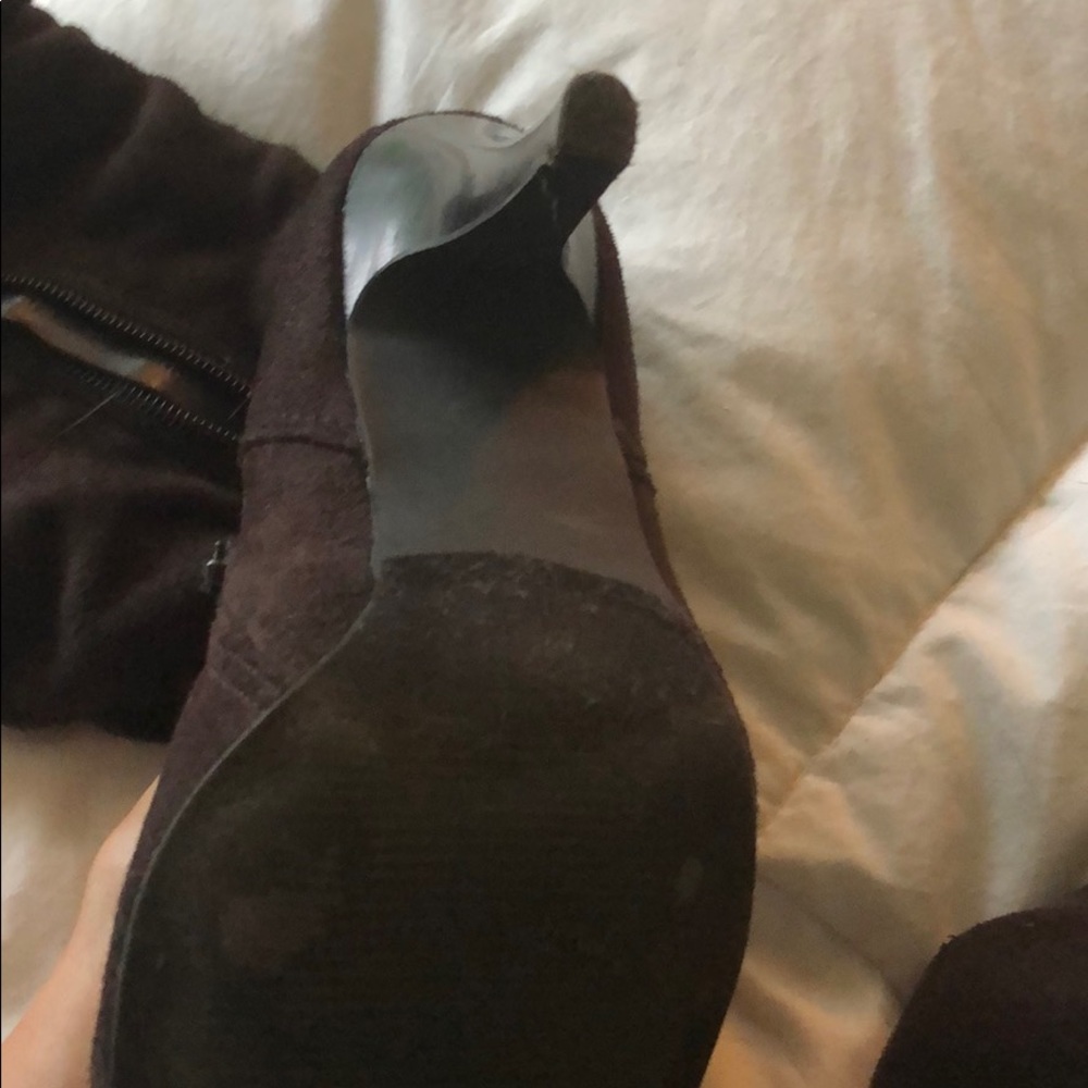 🌻 3/$40 Brown Boot Heals - Picture 4 of 5
